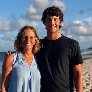 Meet your Posher, Davis